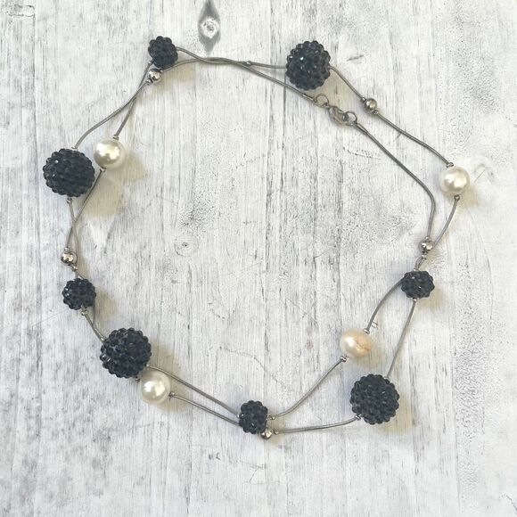 Long black and Pearl necklace - Picture 2 of 7